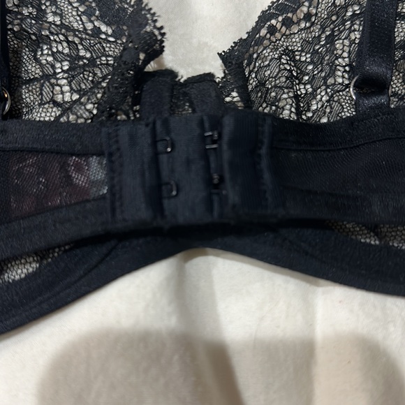 HUNKEMÖLLER Isabelle Lace Underwire Demi Bra - Picture 8 of 10